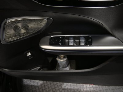 2025 MERCEDES-BENZ C-CLASS — миниатюра 29