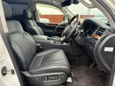 صورة مصغرة 32 لـ 2016 Lexus LX
