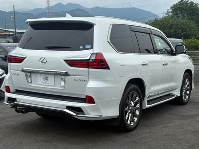 2016 Lexus LX — фото 8