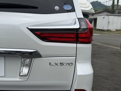 2016 Lexus LX — фото 10