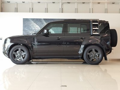 LAND ROVER DEFENDER - 6