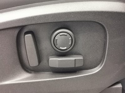 LAND ROVER DEFENDER - 9