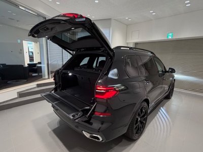 2025 BMW X7 — миниатюра 24