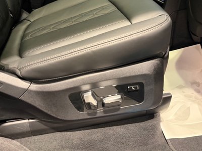 2025 BMW X7 — миниатюра 22