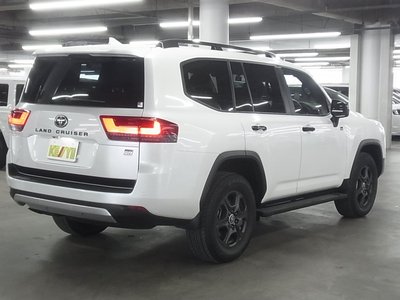 TOYOTA LAND CRUISER 300 - 6