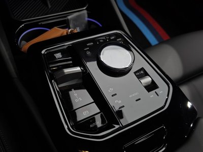 2025 BMW 5 SERIES 照片 9