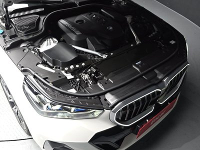 2025 BMW 5 SERIES 照片 7