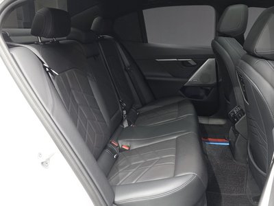 2025 BMW 5 SERIES 缩略图 12
