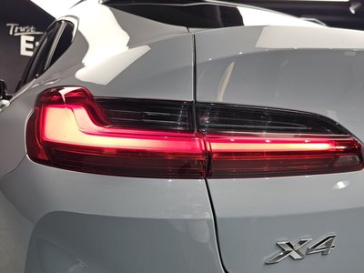 صورة 10 لـ 2024 BMW X4