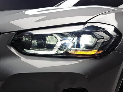 صورة 9 لـ 2024 BMW X4