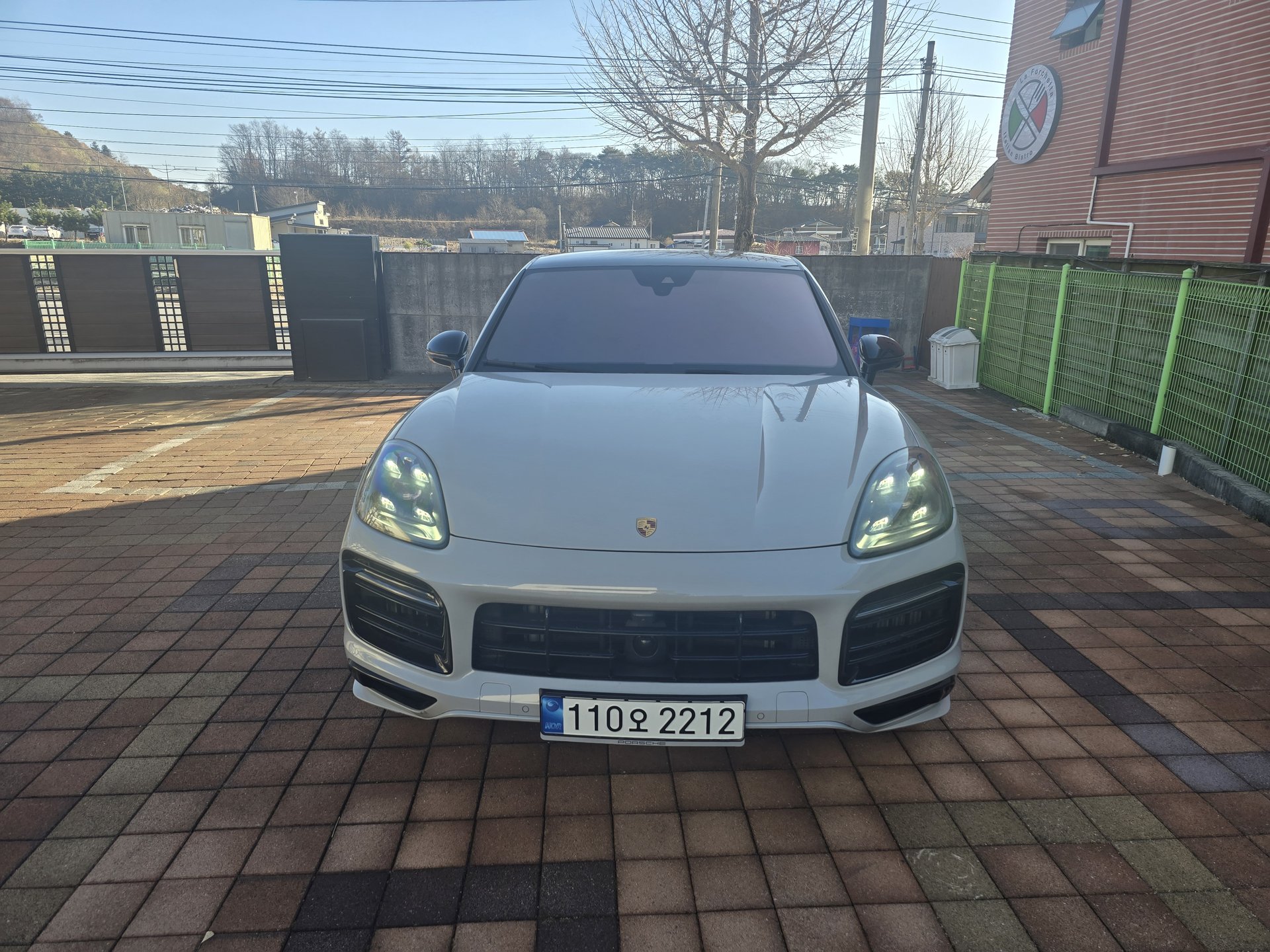 PORSCHE CAYENNE - View 1