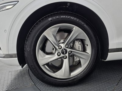 صورة 6 لـ 2025 Genesis GV70