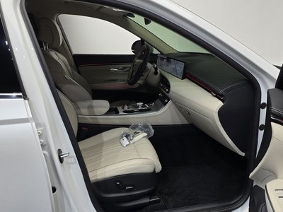 2025 Genesis GV70 — миниатюра 16