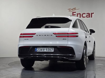 صورة 3 لـ 2025 Genesis GV70