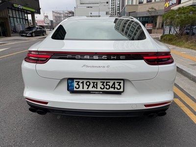 PORSCHE PANAMERA - 3