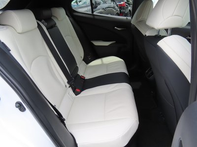 2024 Lexus UX 缩略图 19