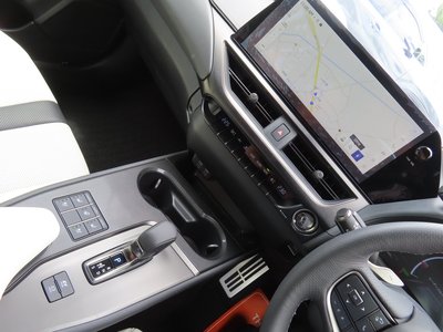 2024 Lexus UX 缩略图 16