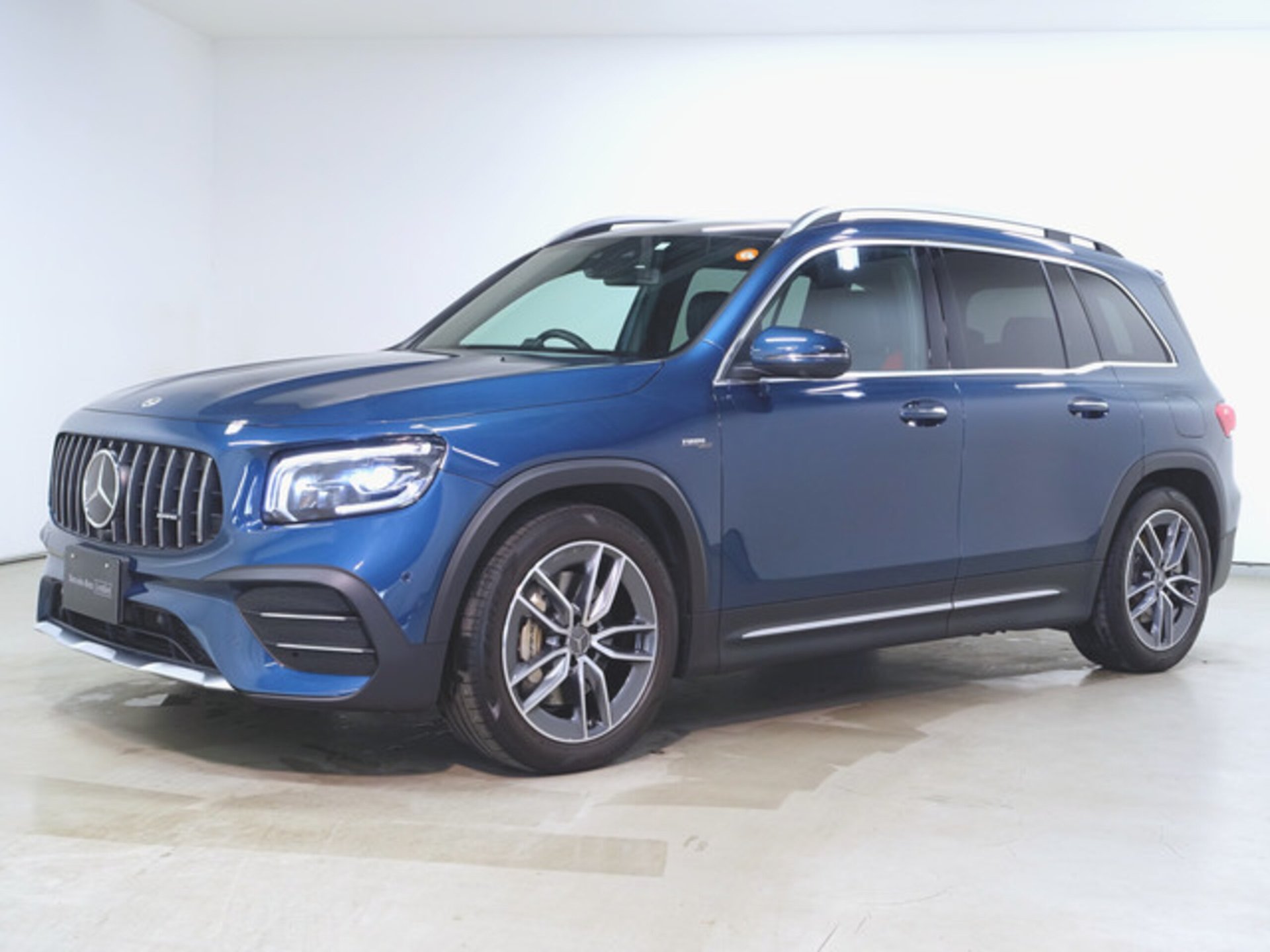 MERCEDES-BENZ GLB AMG - View 1