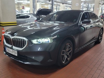 صورة 1 لـ 2025 BMW 5 SERIES