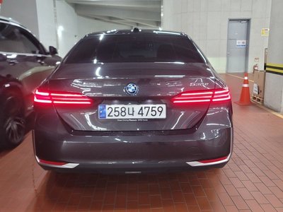 صورة 3 لـ 2025 BMW 5 SERIES