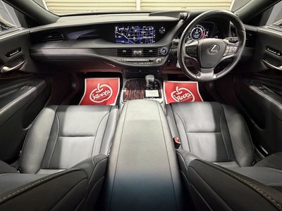 LEXUS LS - 6