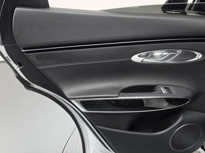 2022 Genesis GV70 — миниатюра 15