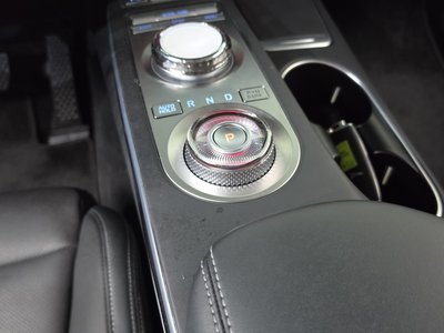 2022 Genesis GV70 — миниатюра 12
