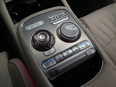 صورة 9 لـ 2023 Genesis G90 (RS4)