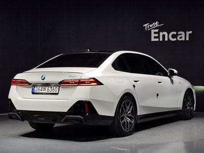 BMW 5 SERIES - 4