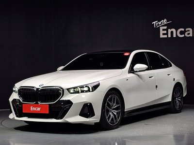 BMW 5 SERIES - 1