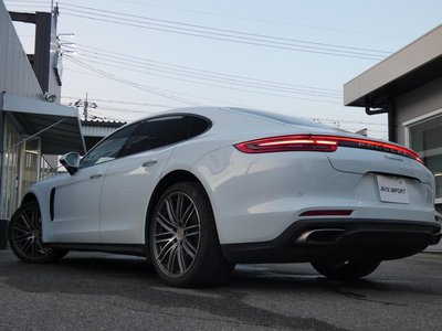 PORSCHE PANAMERA - 8