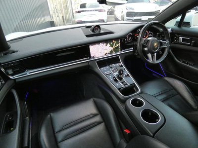 PORSCHE PANAMERA - 3