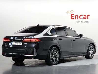 2023 BMW 5 SERIES 照片 3