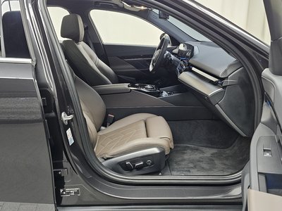 2023 BMW 5 SERIES thumbnail 16