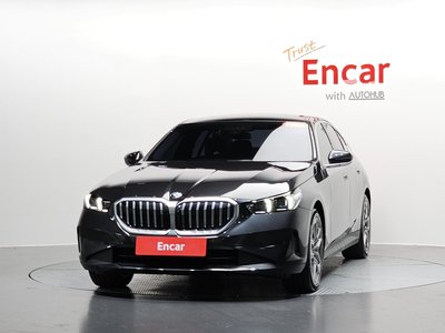 2023 BMW 5 SERIES 照片 2
