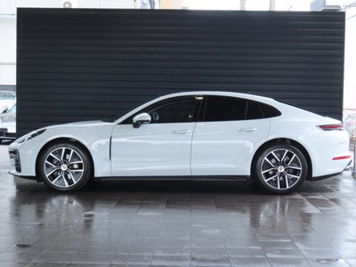 PORSCHE PANAMERA - 3