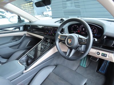 PORSCHE PANAMERA - 7