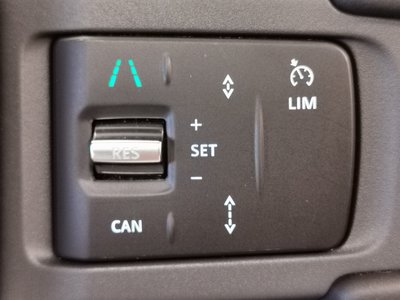 2025 LAND Rover DEFENDER 缩略图 21
