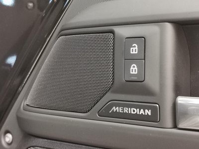 2025 LAND Rover DEFENDER 缩略图 11