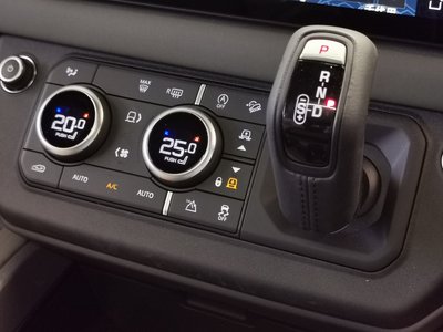 2025 LAND Rover DEFENDER 缩略图 24