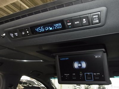 2017 Toyota ALPHARD photo 4