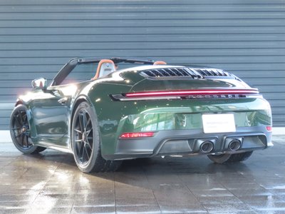 PORSCHE 911 - 8
