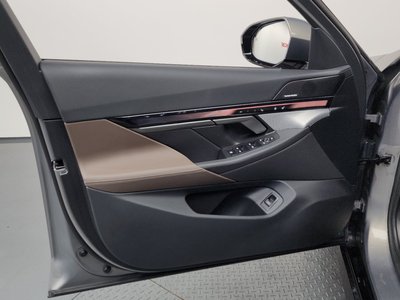 2025 BMW 5 SERIES thumbnail 14
