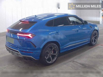 LAMBORGHINI URUS - 5