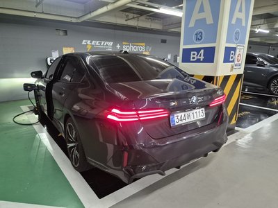 صورة 3 لـ 2025 BMW 5 SERIES