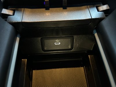 2025 Mercedes-BENZ GT AMG 缩略图 38