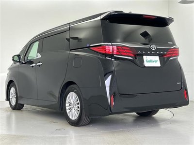 2025 Toyota ALPHARD — фото 3