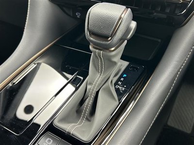 2025 Toyota ALPHARD — миниатюра 23