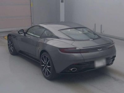 ASTON MARTIN DB11 - 6