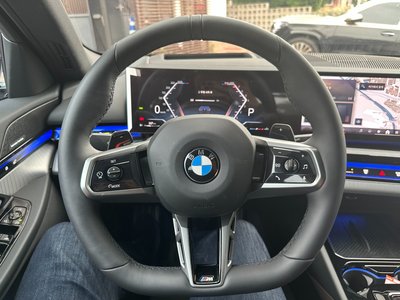 2025 BMW 5 SERIES photo 10